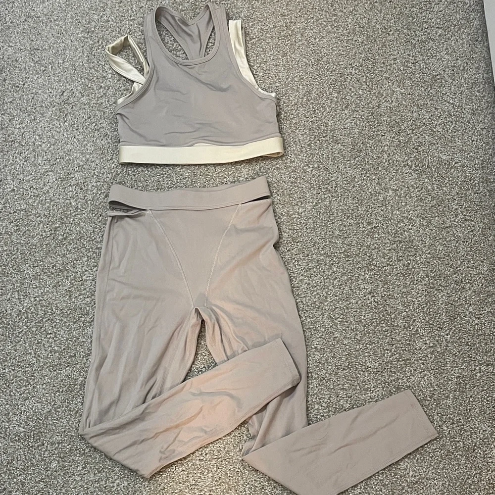 Fabletics set - Picture 1 of 3